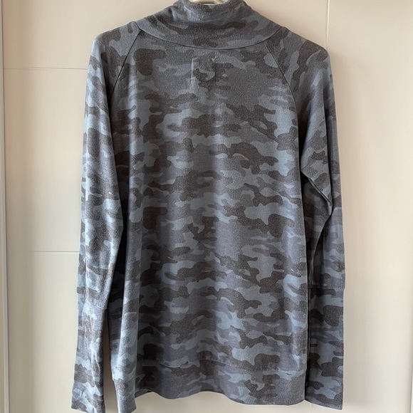 Chaser brand camo sweater - Picture 3 of 6